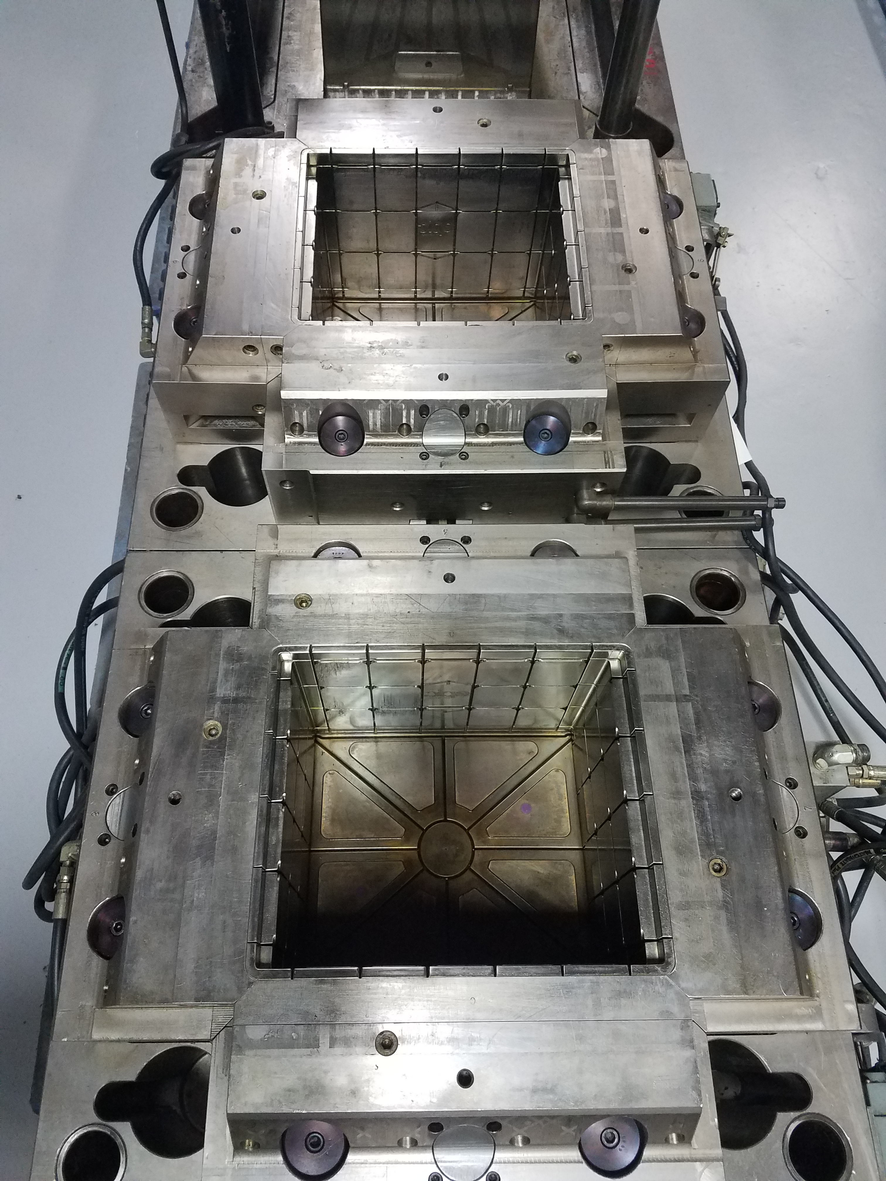 Industrial Crate Mold — 55 x 30.5 x 29.5 in, 2 cavities, SKU 125233