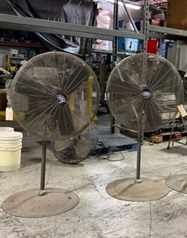 Global Industrial - Oscillating Pedestal Fan