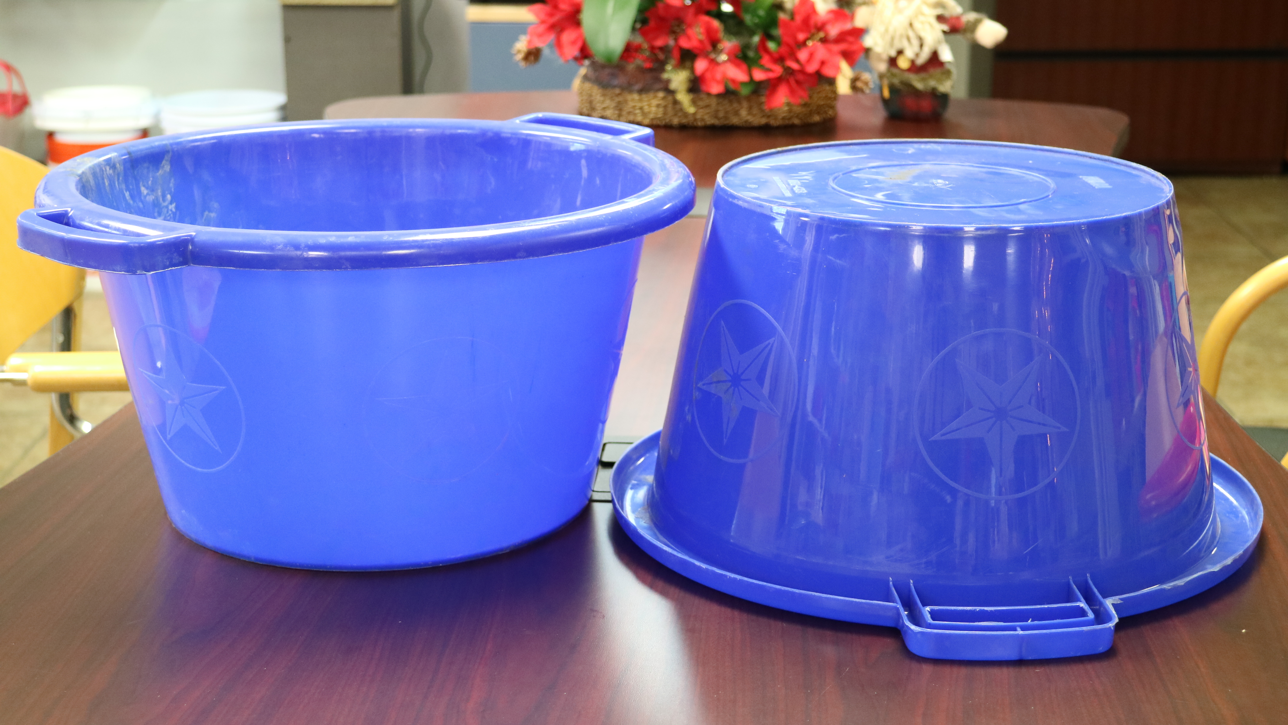 22 Ltr. Tub with Side Handle