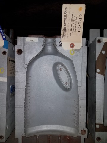 64 Oz. Botella Detergente — 35.6 x 22.9 x 22 cm, 1 cavidad, SKU 100747