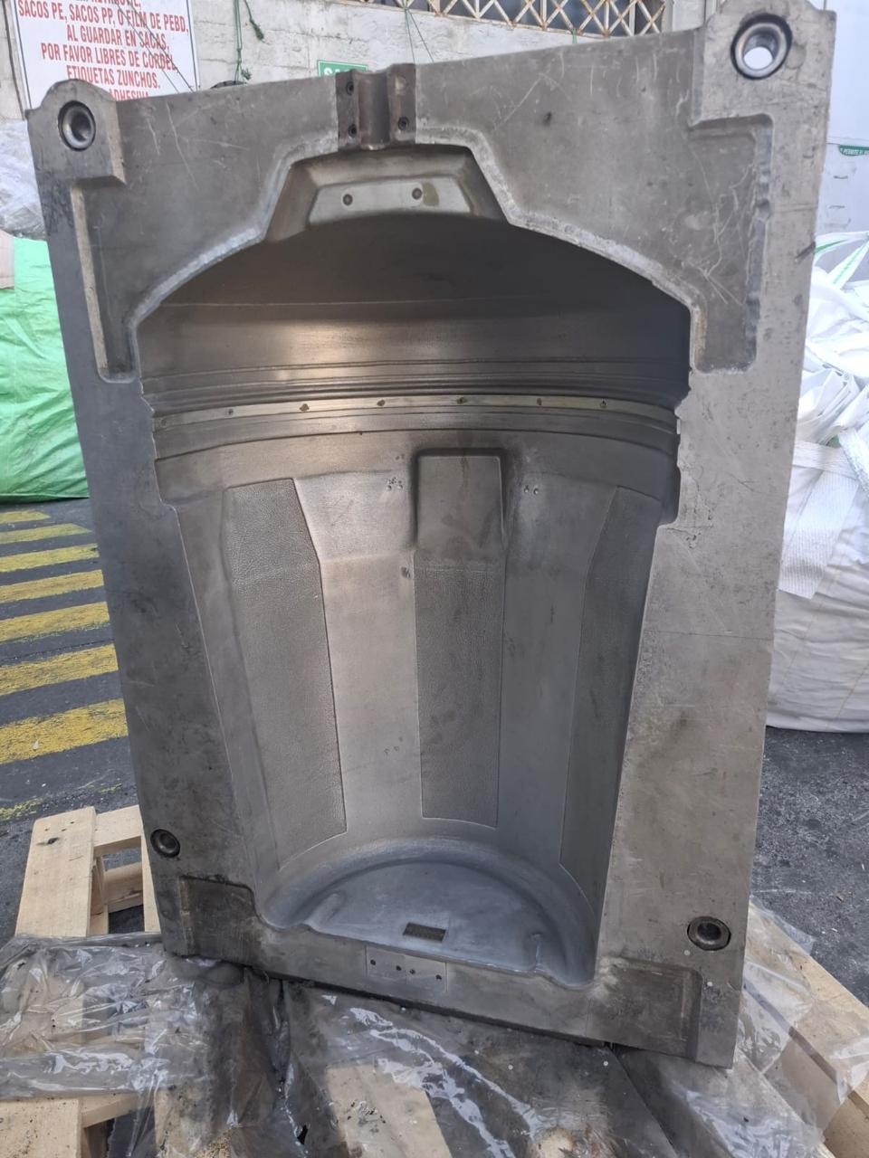 Trash Round Containers