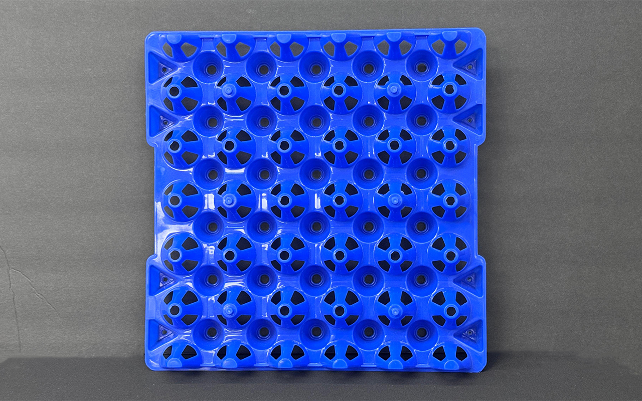 Plastic Egg Holder — SKU 127027