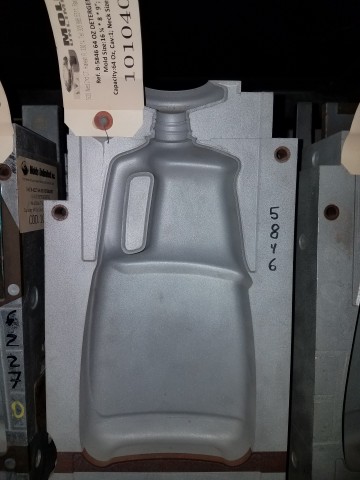 64 Oz.  Detergent Bottle — 16.2 x 8 x 9 in, 1 cavity, SKU 101040
