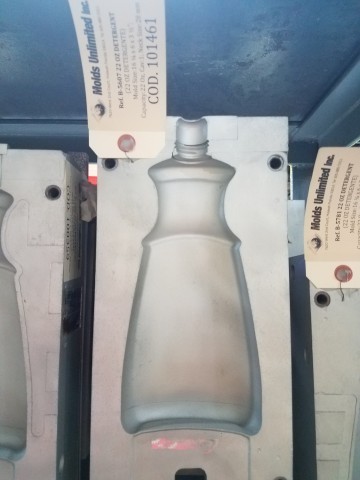 22 Oz. Detergent Bottle — 16.2 x 6 x 9 in, 1 cavity, SKU 101461