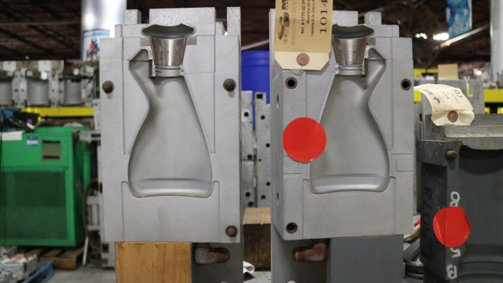 8 Oz. Spray Bottle — 16.2 x 6 x 9 in, 1 cavity, SKU 101447