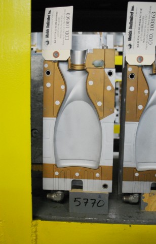 22 Oz. Botella tipo Atomizador — 41.3 x 15.2 x 21 cm, 1 cavidad, SKU 100600