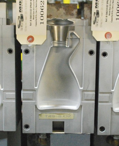 8 Oz. Spray Bottle — 16.2 x 6 x 9 in, 1 cavity, SKU 100623