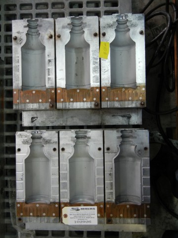 32 Oz. Multiuse Bottle — 16.7 x 15.7 x 10.2, 3 cavities, SKU 102926