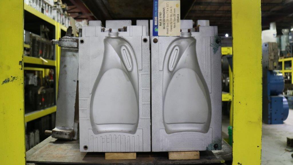 16 Oz. Multiuse Bottle — 16.2 x 7.7 x 11 in, 1 cavity, SKU 101411