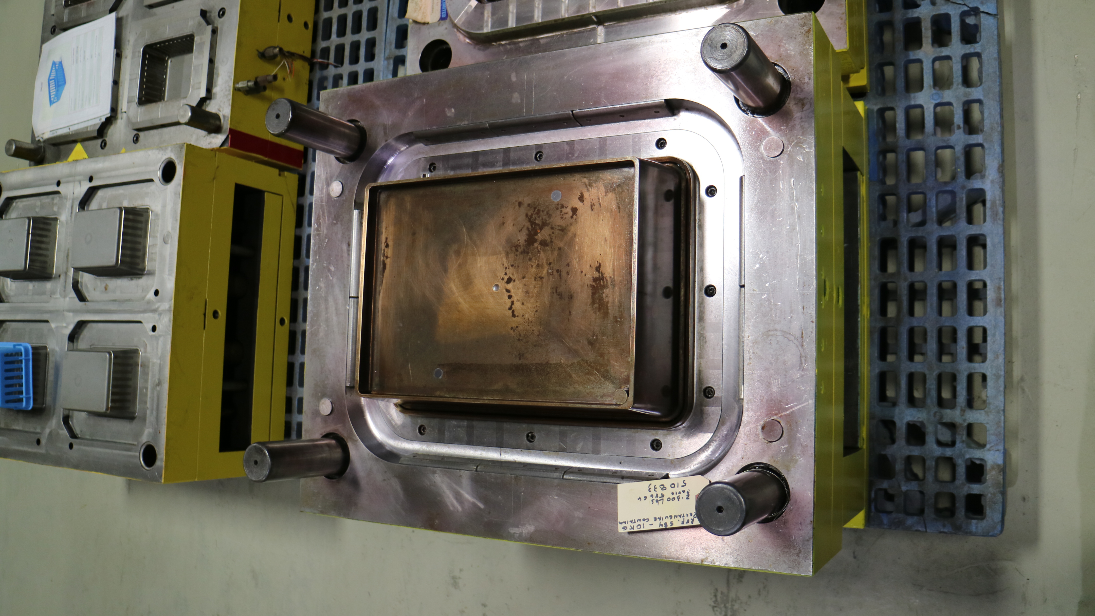 10 kg rectangular container with lid