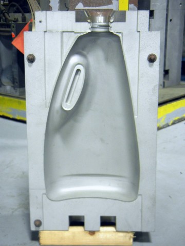 64 Oz. Detergent Bottle — 16.2 x 8 x 9 in, 1 cavity, SKU 101198