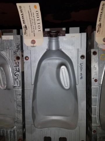 64 Oz.  Detergent Bottle — 16.2 x 7.7 x 11 in, 1 cavity, SKU 101160