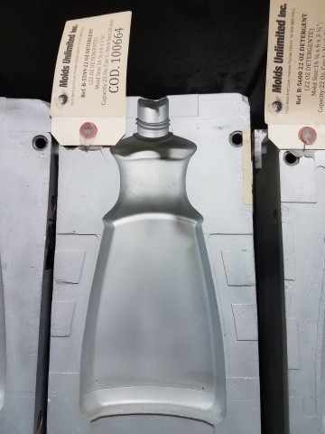 22 Oz. Detergent Bottle — 16.2 x 6 x 8.5 in, 1 cavity, SKU 100664