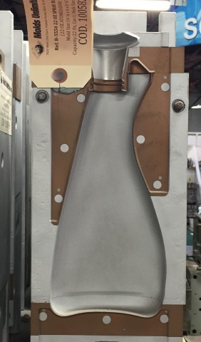 22 Oz. Spray Bottle — 16.2 x 6 x 8.2 in, 1 cavity, SKU 100582