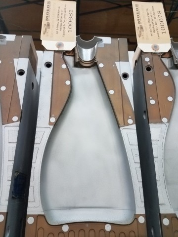 32 Oz. Spray Bottle — 16.2 x 5.7 x 8 in, 1 cavity, SKU 100681