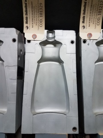 22 Oz. Detergent Bottle — 16.2 x 6 x 9 in, 1 cavity, SKU 101329