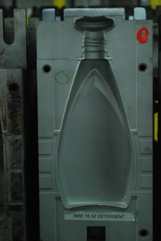 16 Oz. Detergent Bottle — 1 cavity, SKU 100635
