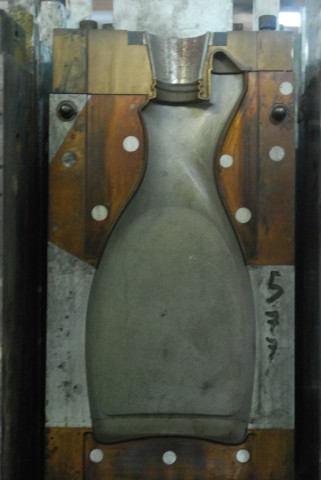 22 Oz. Spray Bottle — 16.2 x 6 x 8.5 in, 1 cavity, SKU 100659