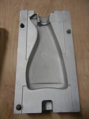 16 Oz. Spray Bottle — 16.2 x 5.9 x 8.5 in, 1 cavity, SKU 100320
