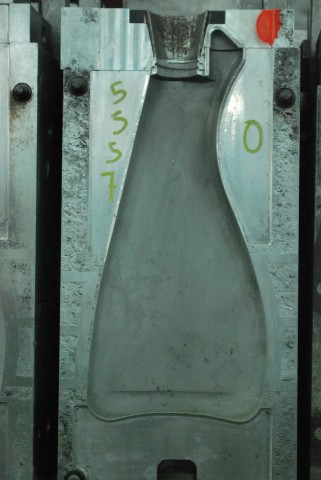 22 Oz. Spray Bottle — 16.2 x 6 x 8.2 in, 1 cavity, SKU 100594