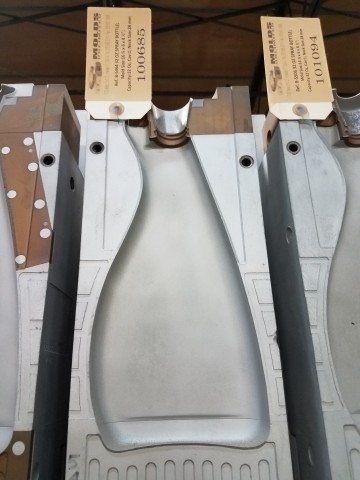 32 Oz. Spray Bottle — 16.2 x 5.7 x 8 in, 1 cavity, SKU 100685