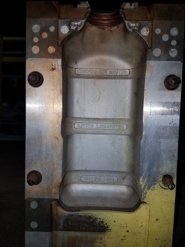 64 Oz. Multiuse Bottle — 12.4 x 7.4 x 10.2 in, 1 cavity, SKU 102947