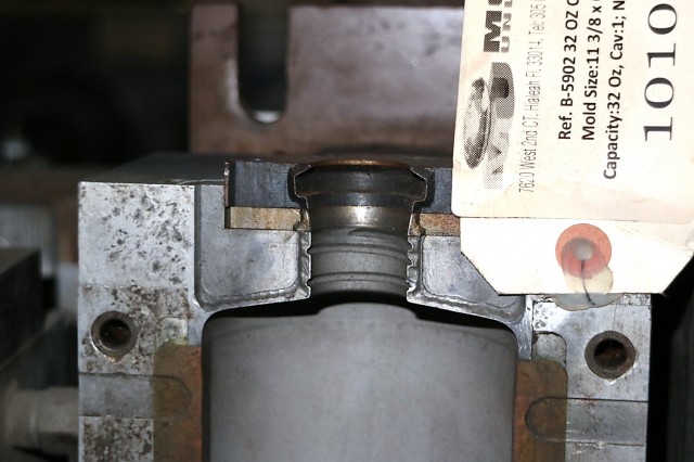 32 Oz. Botella Cilindrica — 28.7 x 15.2 x 29.1 cm, 1 cavidad, SKU 101008