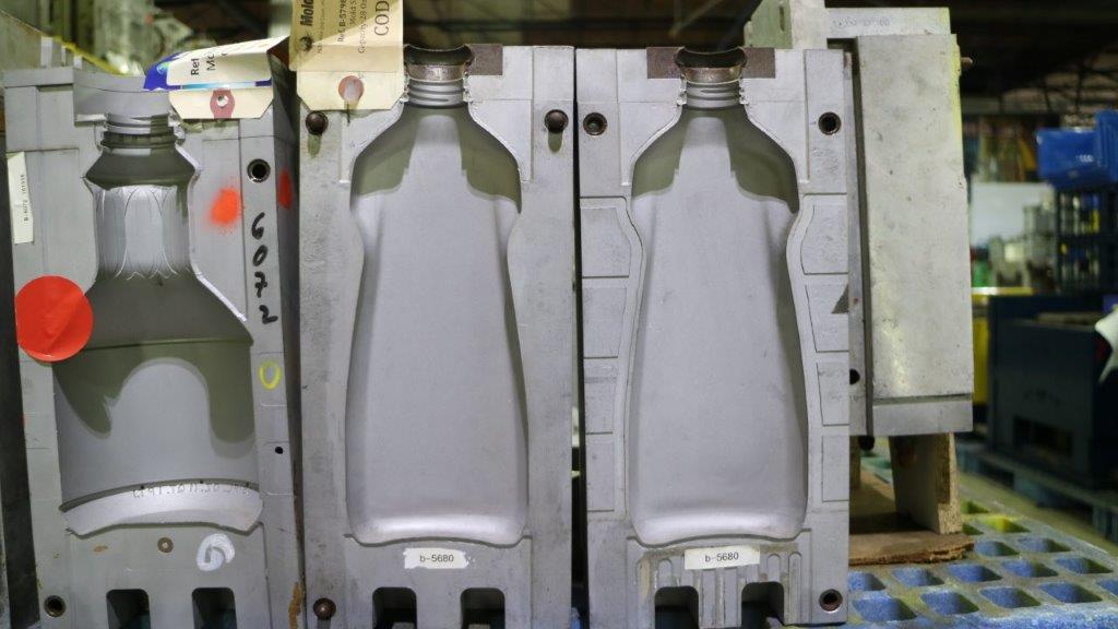 28 Oz. Detergent Bottle — 16.5 x 6 x 9 in, 1 cavity, SKU 101014