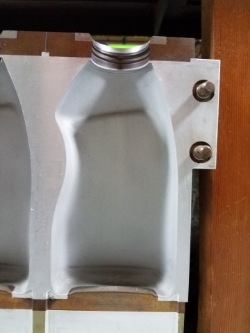 32 Oz. Multiuse Bottle — 17.1 x 16.5 x 10.2 in, 3 cavities, SKU 102902