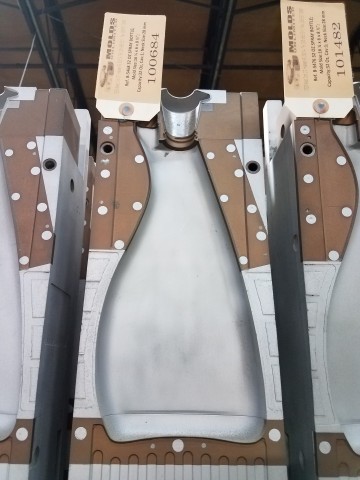 32 Oz. Spray Bottle — 16.2 x 5.7 x 8 in, 1 cavity, SKU 100684