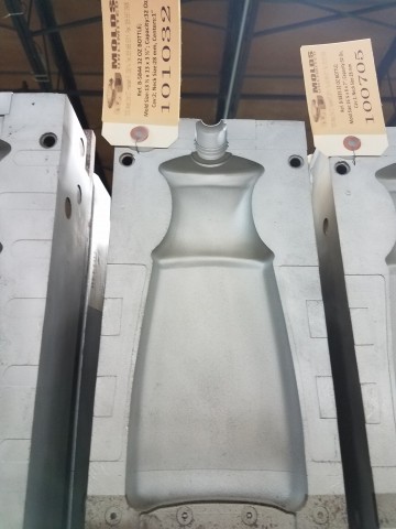 32 Oz. Multiuse Bottle — 16.2 x 6 x 7 in, 1 cavity, SKU 101032