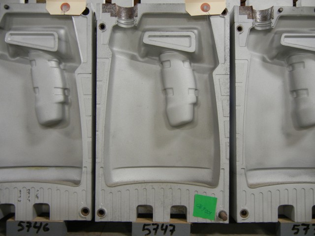 78 Oz. Detergent Bottle — 16.5 x 8 x 8.5 in, 1 cavity, SKU 100690