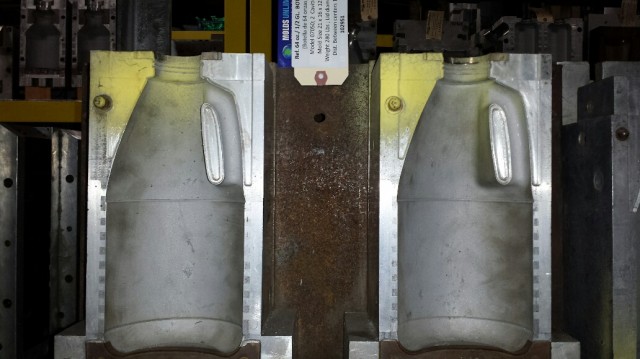64 Oz. Multiuse Bottle — 16 x 14 x 11.8 in, 2 cavities, SKU 102951