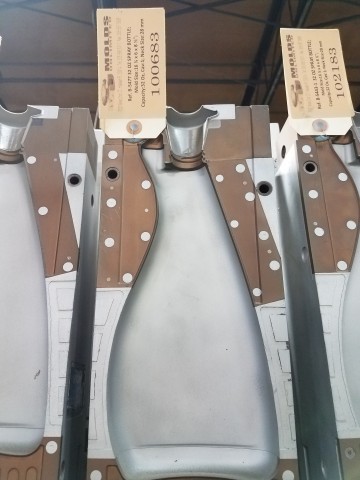 32 Oz. Spray Bottle — 16.2 x 5.7 x 8 in, 1 cavity, SKU 100683
