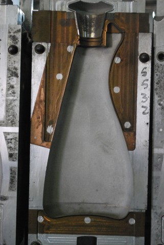 22 Oz. Spray Bottle — 16.2 x 6 x 8.3 in, 1 cavity, SKU 100865