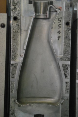 22 Oz. Spray Bottle — 16.2 x 6 x 8.2 in, 1 cavity, SKU 101486